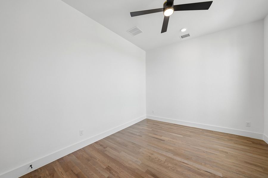 Spacious, unfurnished interior of a new home in Park Place - 80' Lots, Prosper (Image 17).