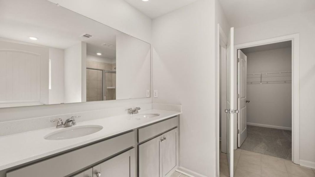 Furnished interior view inside a new home in Falcon Landing, Gainesville (Image 9).