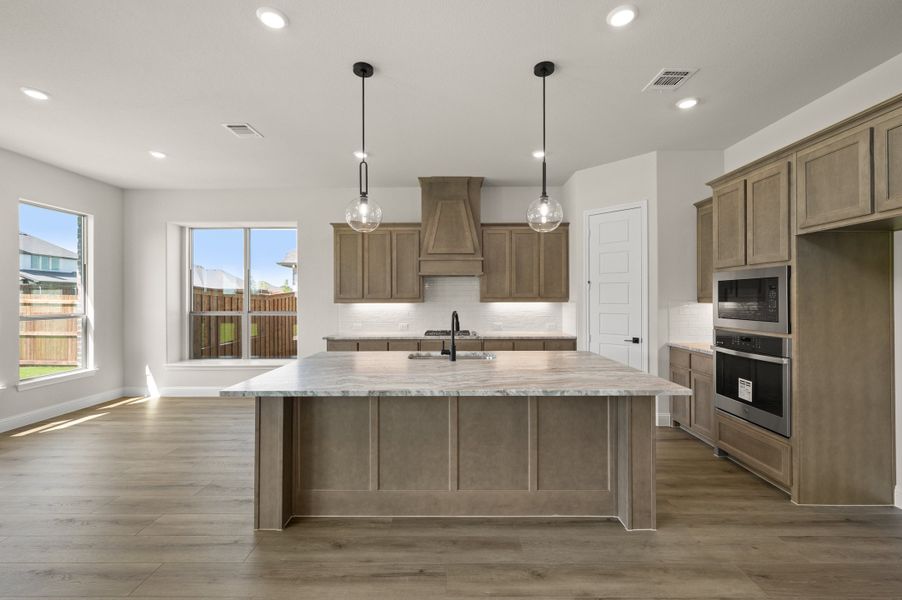 Furnished interior view inside a new home in Myrtle Creek, Waxahachie (Image 5).