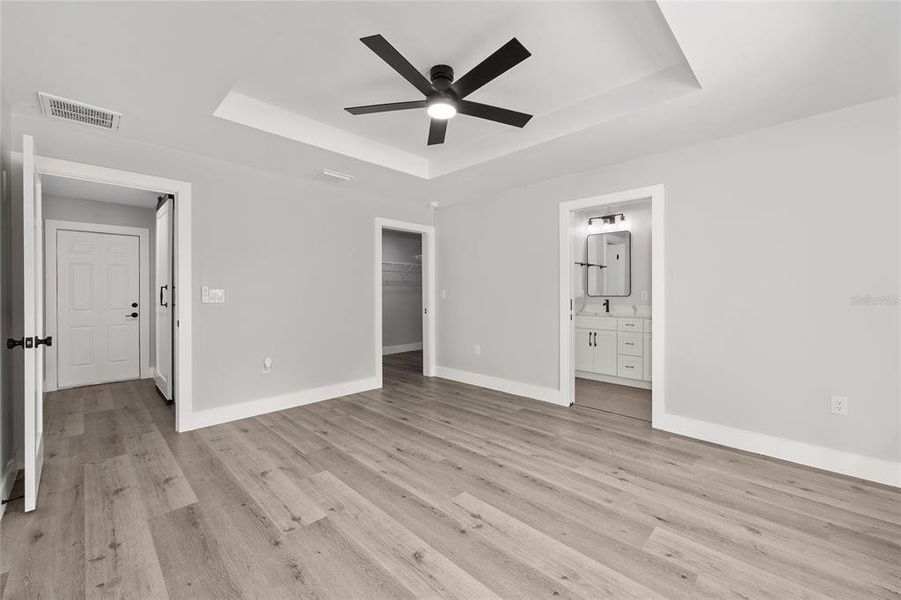 Spacious, unfurnished interior of a new home in , Ocklawaha (Image 30).