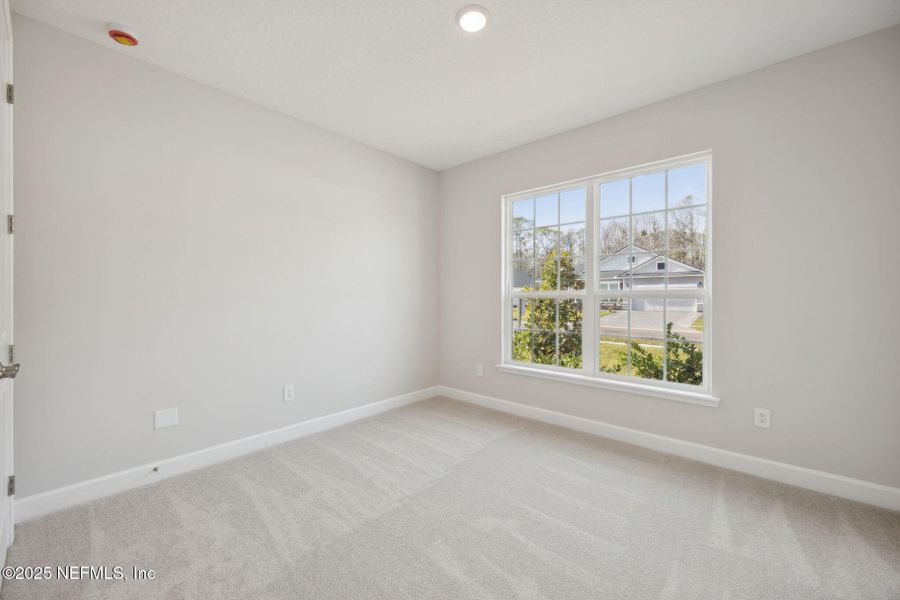 Spacious, unfurnished interior of a new home in Sandy Ridge, Yulee (Image 16).