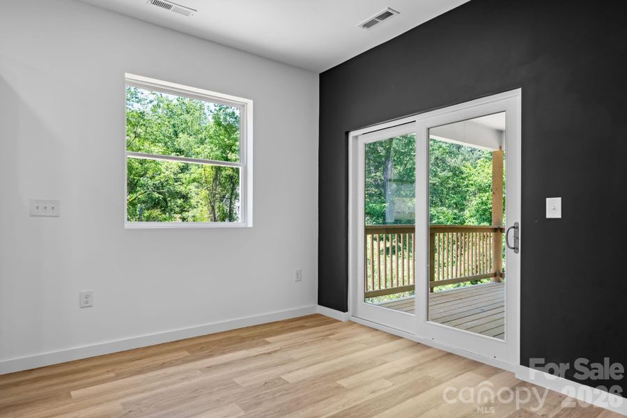 Spacious, unfurnished interior of a new home in , Taylorsville (Image 16).