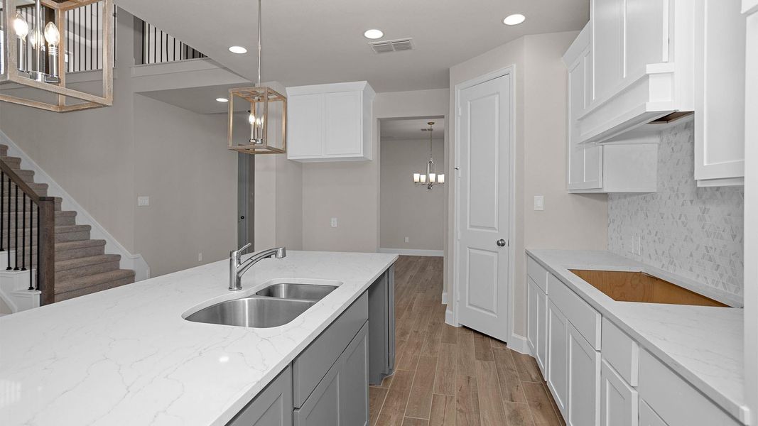 Furnished interior view inside a new home in Valencia 50', Manvel (Image 4).