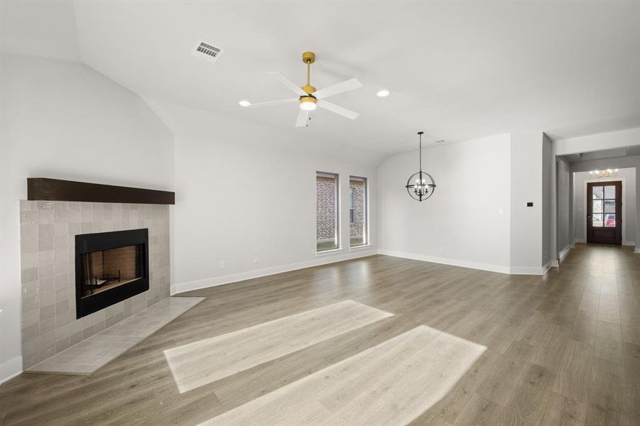 Spacious, unfurnished interior of a new home in The Retreat - Phase 1, Waxahachie (Image 22).