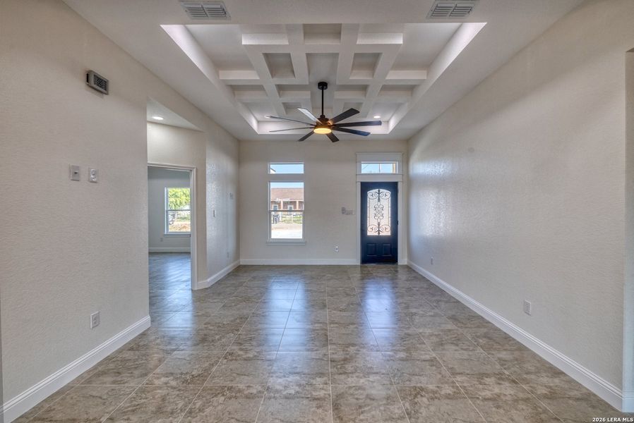 Spacious, unfurnished interior of a new home in , Eagle Pass (Image 16).