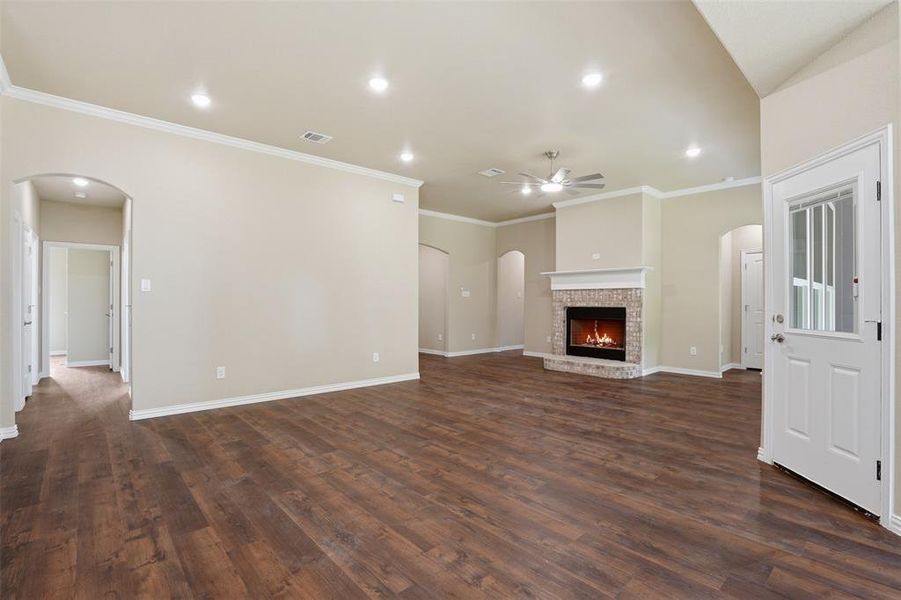 Spacious, unfurnished interior of a new home in , Cleburne (Image 14). Spacious, unfurnished interior of a new home in , Cleburne (Image 14).