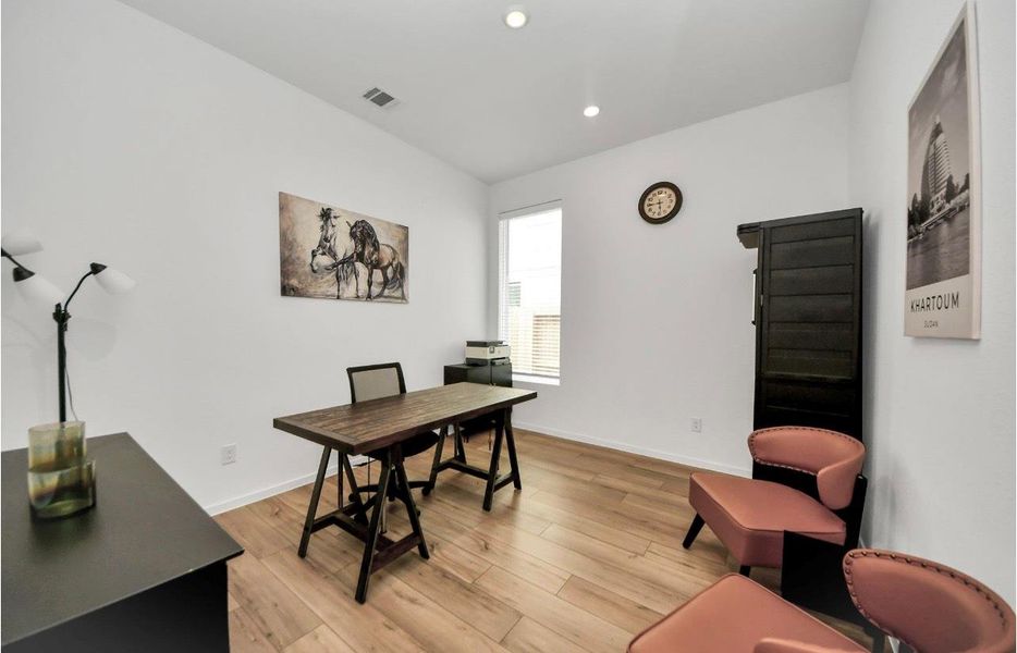 Furnished interior view inside a new home in Cross Creek West: Richmond Collection, Fulshear (Image 9).