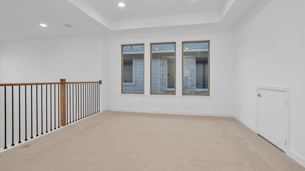 Spacious, unfurnished interior of a new home in Valencia, Manvel (Image 8).