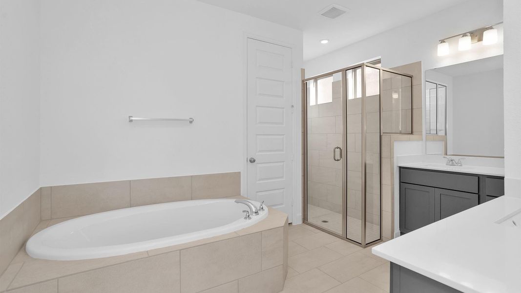 Furnished interior view inside a new home in Cross Creek West 45', Fulshear (Image 7). Furnished interior view inside a new home in Cross Creek West 45', Fulshear (Image 7).