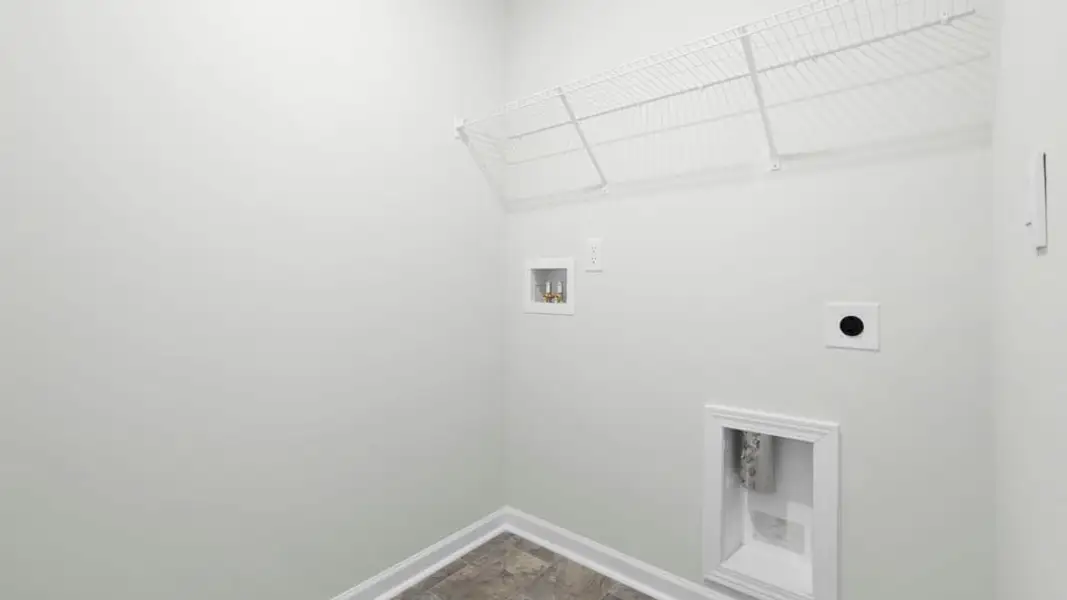 Spacious, unfurnished interior of a new home in Chestnut Ridge, Greenville (Image 35).