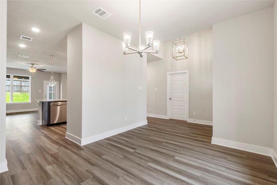 Spacious, unfurnished interior of a new home in Vintage Farms, Brenham (Image 27).