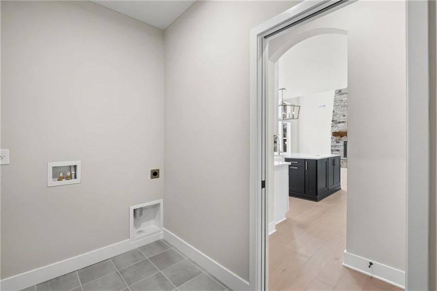 Spacious, unfurnished interior of a new home in Governor’s Preserve, Canton (Image 34).