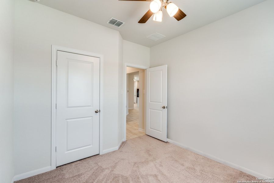 Spacious, unfurnished interior of a new home in Hickory Ridge, Elmendorf (Image 18). Spacious, unfurnished interior of a new home in Hickory Ridge, Elmendorf (Image 18).