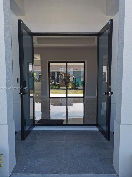 Exterior details and patio area of a home in , Cape Coral (Image 27).
