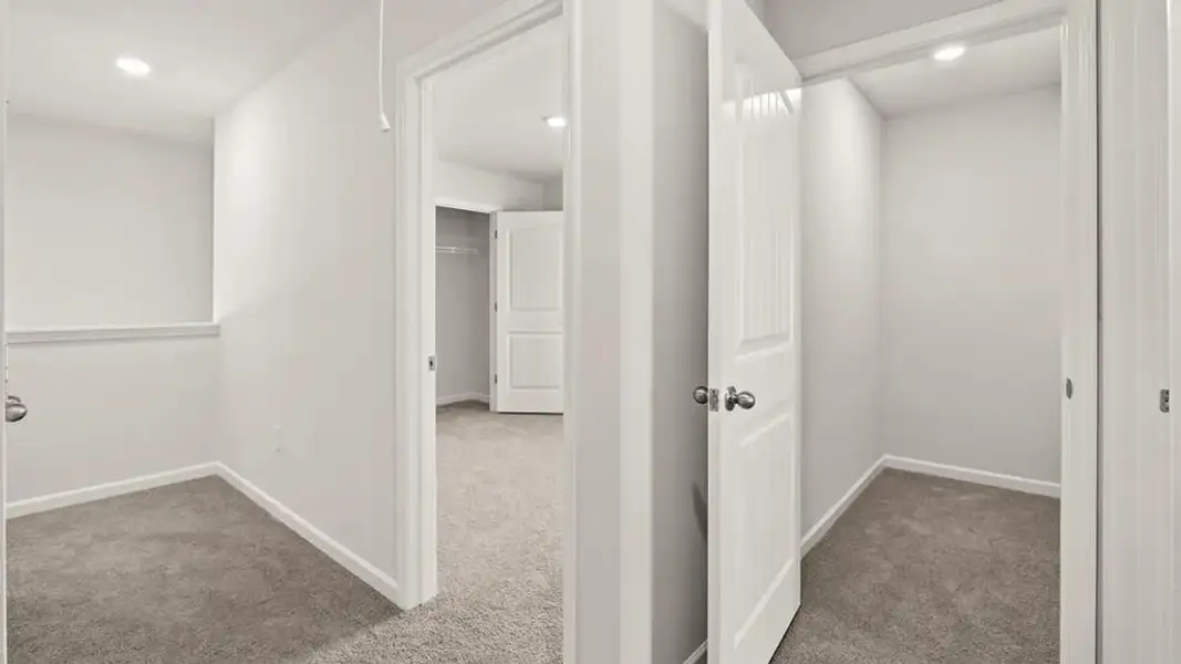 Spacious, unfurnished interior of a new home in Pointe Park, Union City (Image 24).