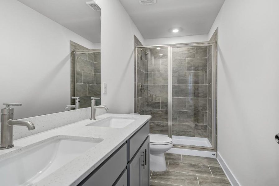 Furnished interior view inside a new home in Shadow Creek, Jackson (Image 7).