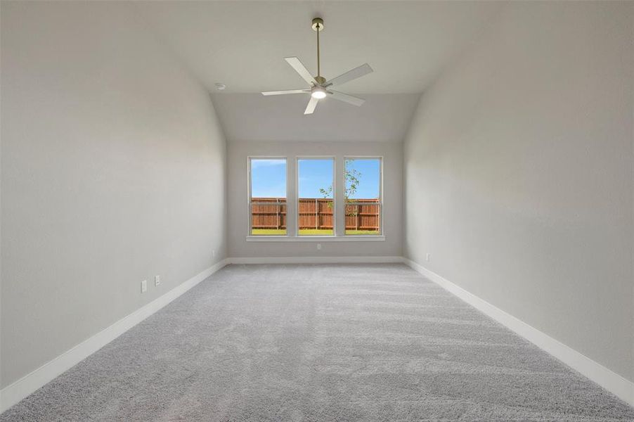 Spacious, unfurnished interior of a new home in Lily Creek at Sutton Fields, Aubrey (Image 15).