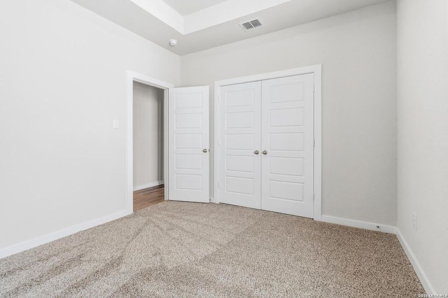 Spacious, unfurnished interior of a new home in Lonesome Dove, San Antonio (Image 17).