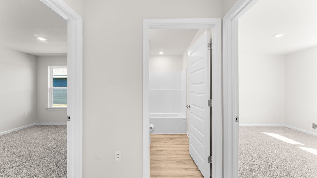 Spacious, unfurnished interior of a new home in Liberty, Panama City (Image 11).