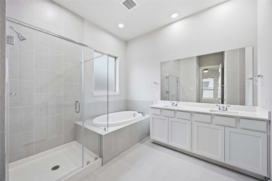 Furnished interior view inside a new home in Lago Mar  50'  &  55', Texas City (Image 10).