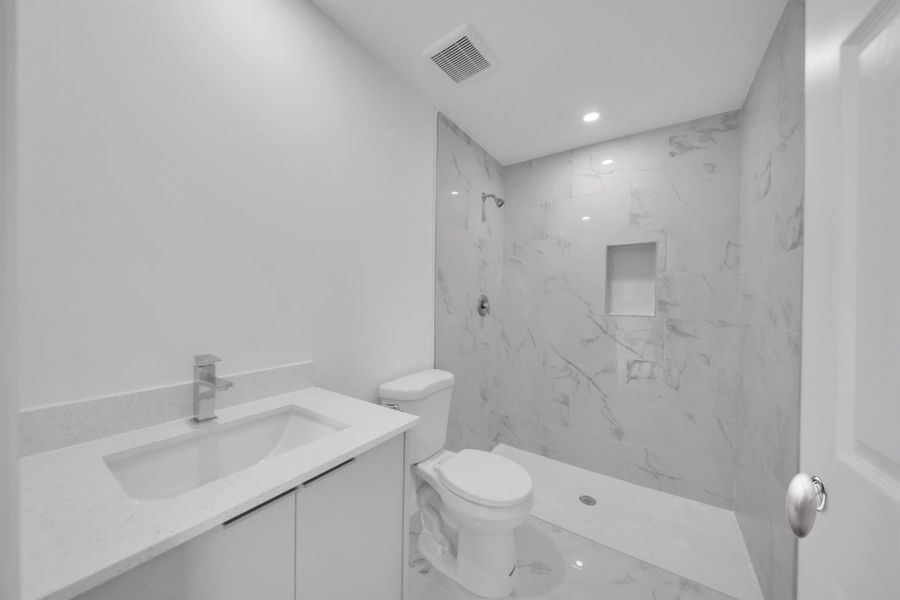 Furnished interior view inside a new home in , Lehigh Acres (Image 3).