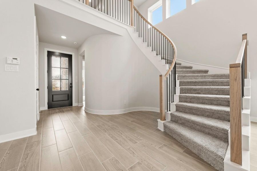 Representative image. Features, selections and colors may vary.