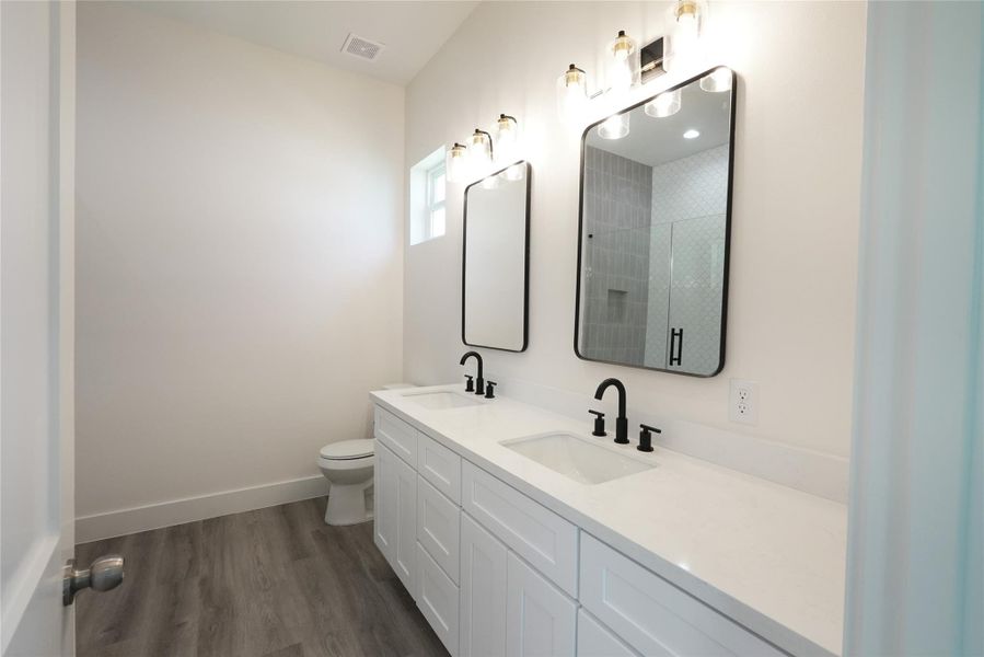 Furnished interior view inside a new home in , Galveston (Image 11).
