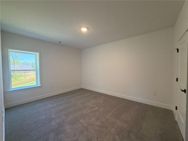 Spacious, unfurnished interior of a new home in Tuscany Hills, Douglasville (Image 25).
