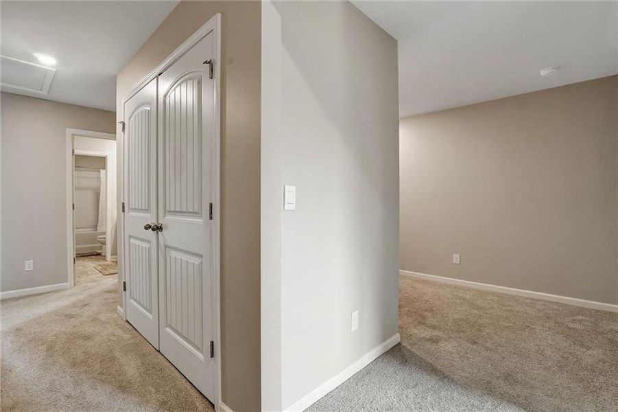 Spacious, unfurnished interior of a new home in Thompson Ridge, Dallas (Image 21). Spacious, unfurnished interior of a new home in Thompson Ridge, Dallas (Image 21).