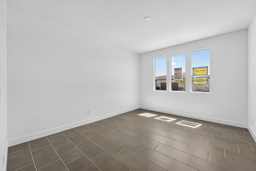 Spacious, unfurnished interior of a new home in Meridian, Queen Creek (Image 24).