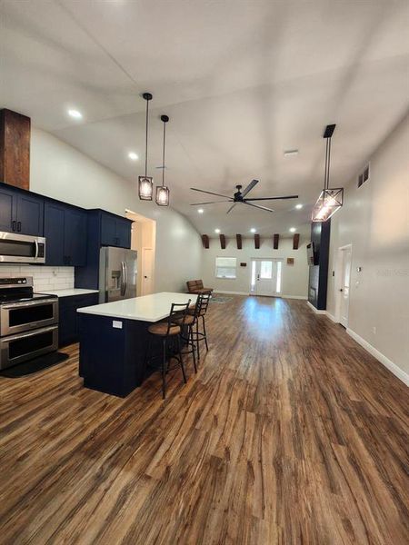 Community amenities in , Hudson (Image 35).