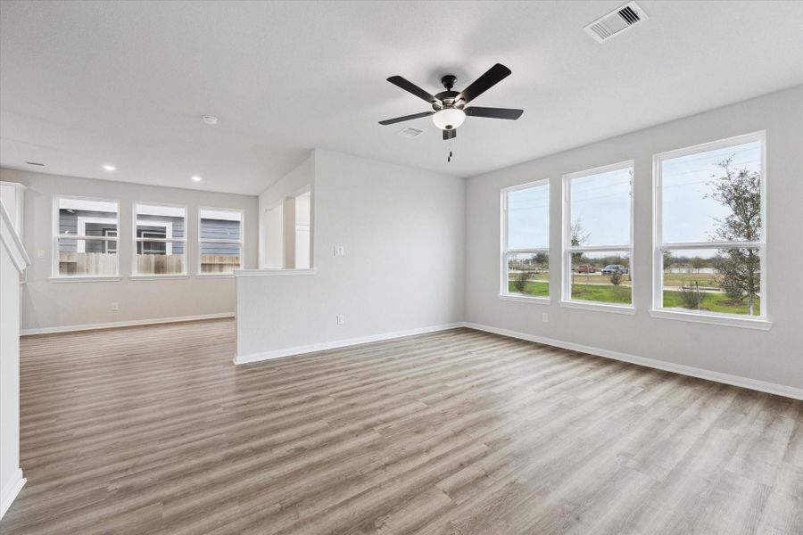 Spacious, unfurnished interior of a new home in Elyson, Katy (Image 15).