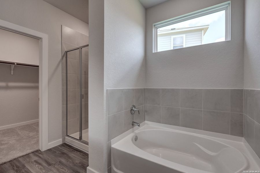 Furnished interior view inside a new home in Hiddenbrooke, Seguin (Image 4).