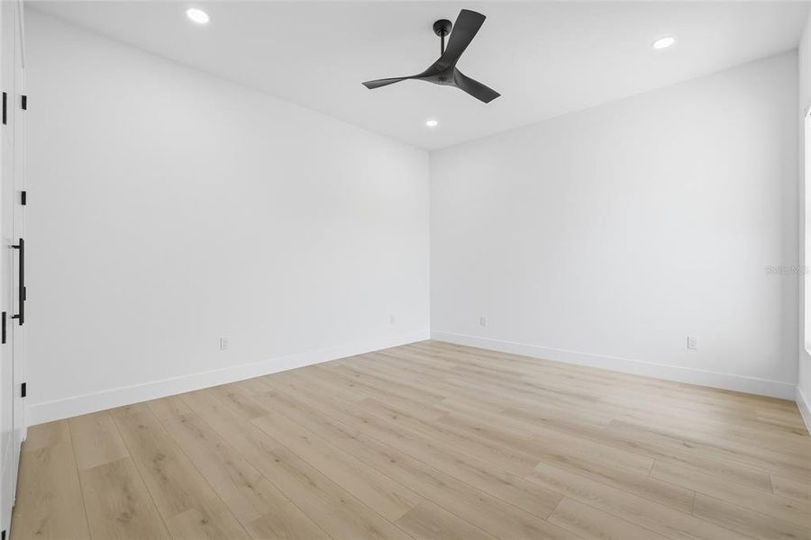Spacious, unfurnished interior of a new home in , Tampa (Image 70).