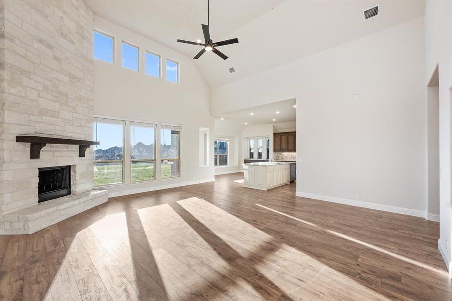 Spacious, unfurnished interior of a new home in Coyote Crossing, Godley (Image 20). Spacious, unfurnished interior of a new home in Coyote Crossing, Godley (Image 20).