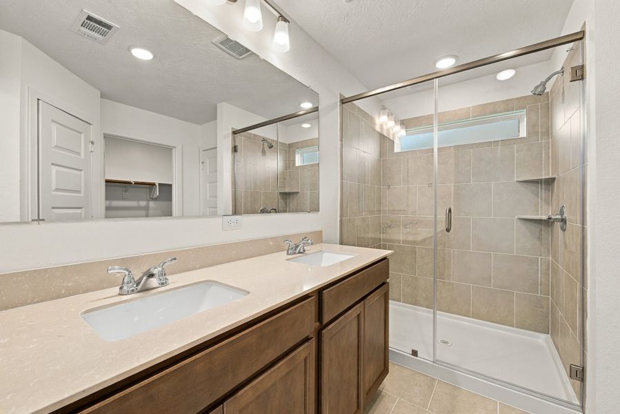 Furnished interior view inside a new home in Arrowhead Farms, Caldwell (Image 6). Furnished interior view inside a new home in Arrowhead Farms, Caldwell (Image 6).