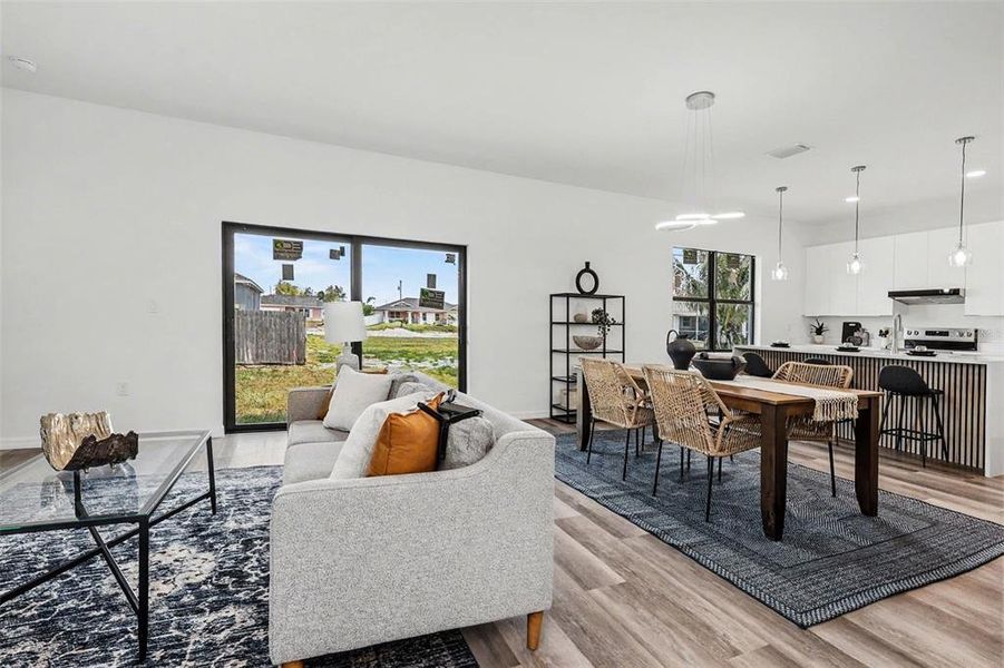 Furnished interior view inside a new home in , Cape Coral (Image 9).