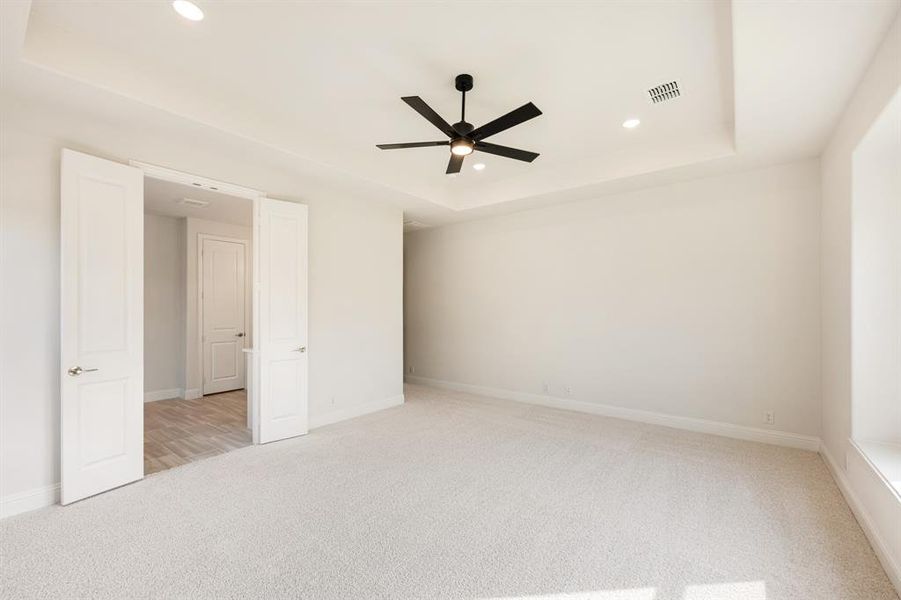 Spacious, unfurnished interior of a new home in Wildflower Ranch 60-65, Fort Worth (Image 35). Spacious, unfurnished interior of a new home in Wildflower Ranch 60-65, Fort Worth (Image 35).