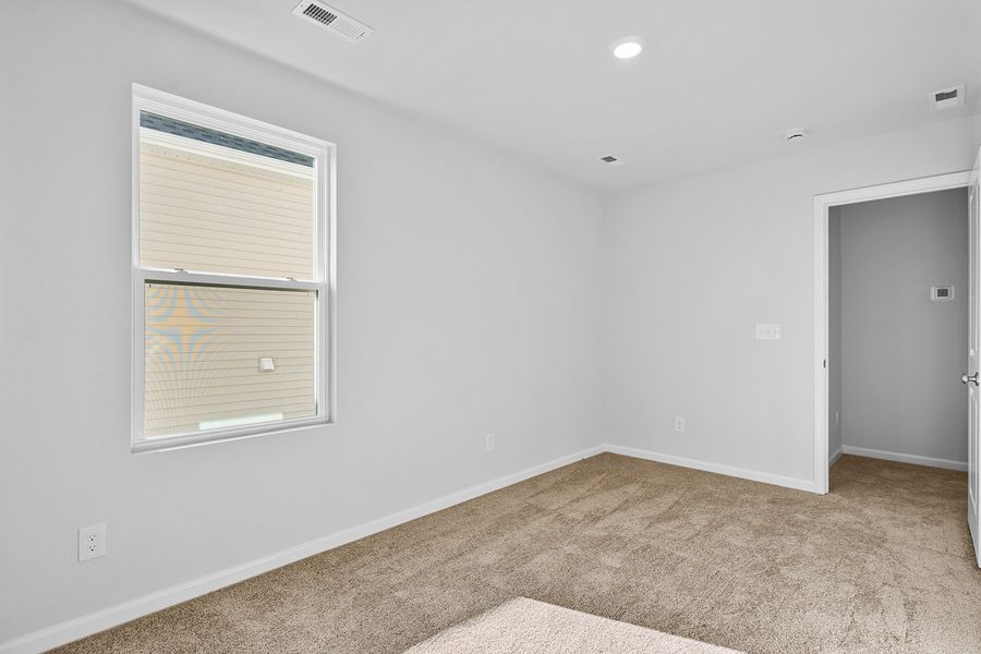 Spacious, unfurnished interior of a new home in Hanes Lake, Winston-Salem (Image 34).