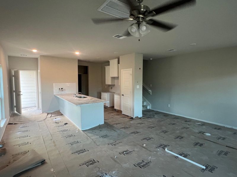 Image 8 of a home in Woodland Lakes. Image 8 of a home in Woodland Lakes.