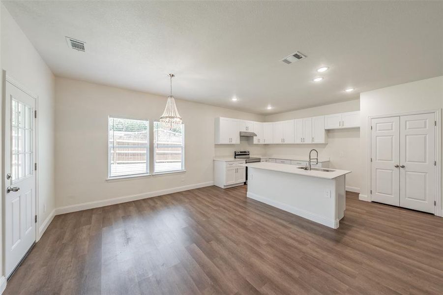 Spacious, unfurnished interior of a new home in , Runaway Bay (Image 38).