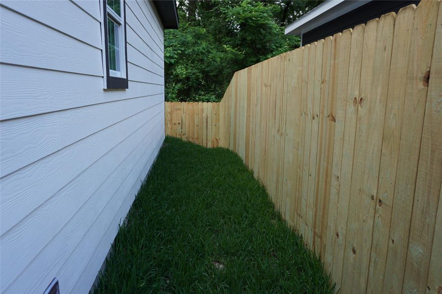 Exterior details and patio area of a home in , Willis (Image 14).