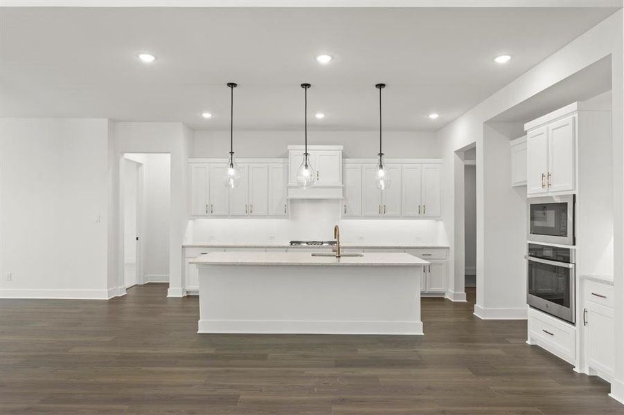 09. 4120 Selborne - Kitchen