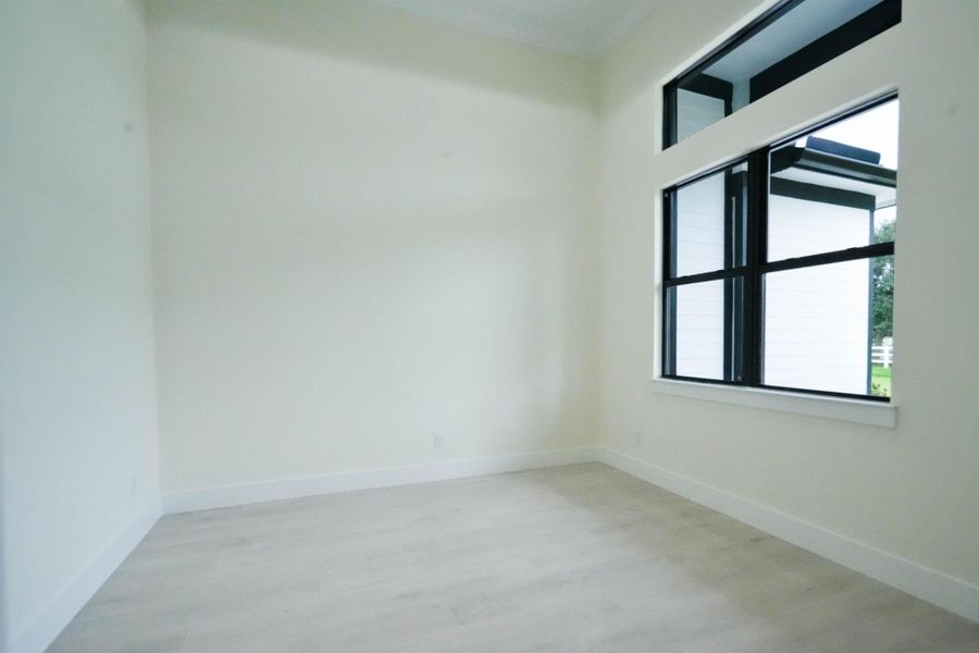 Spacious, unfurnished interior of a new home in , Fort Pierce (Image 32).