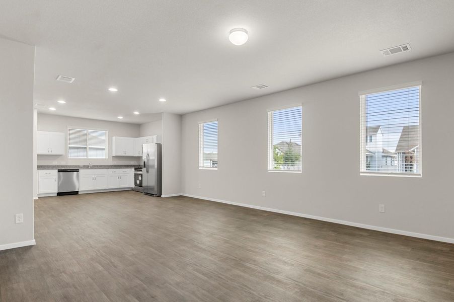 Spacious, unfurnished interior of a new home in Casetta Ranch, Kyle (Image 23).