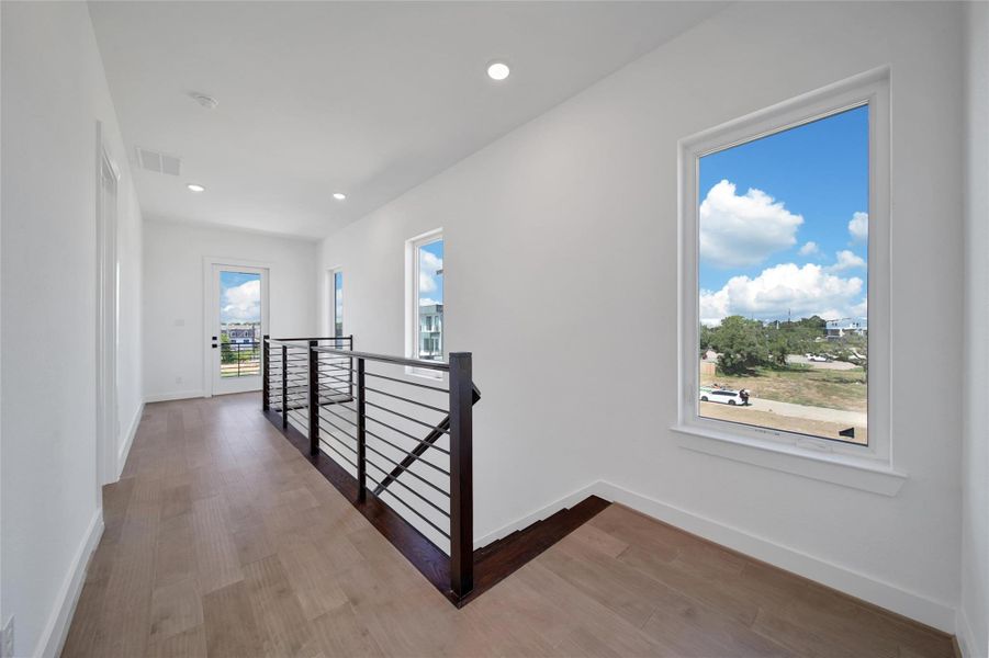 Spacious, unfurnished interior of a new home in Lago Pointe, Seabrook (Image 13). Spacious, unfurnished interior of a new home in Lago Pointe, Seabrook (Image 13).