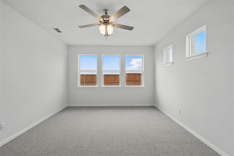 Spacious, unfurnished interior of a new home in Bel Air Village, Sherman (Image 23).