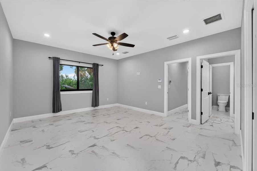 Spacious, unfurnished interior of a new home in , Tampa (Image 71).