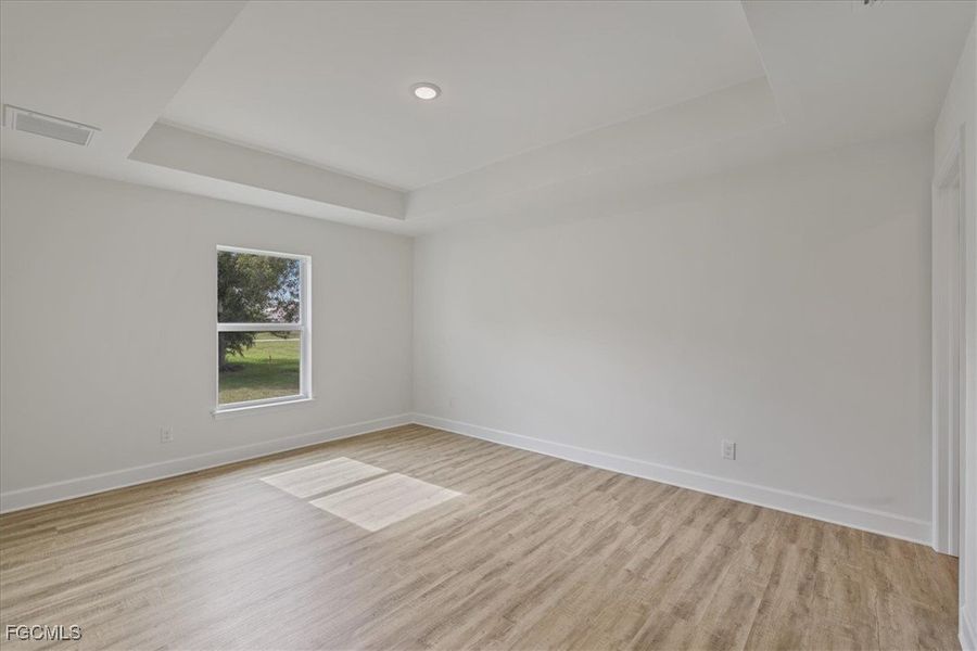 Spacious, unfurnished interior of a new home in Cape Coral, Cape Coral (Image 20).