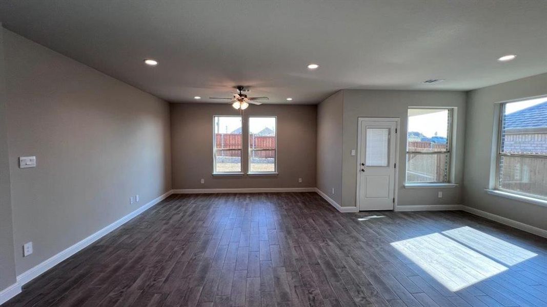 Spacious, unfurnished interior of a new home in Bluestem, Rhome (Image 13).